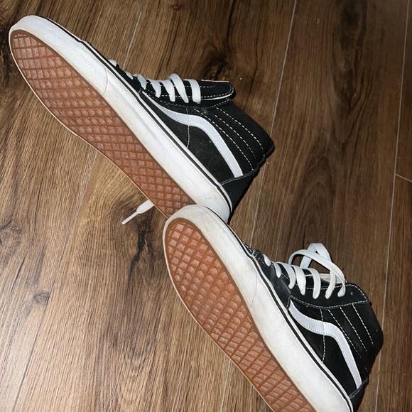 Vans - Picture 2 of 4